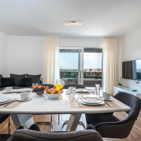 Dalmata Apartment *